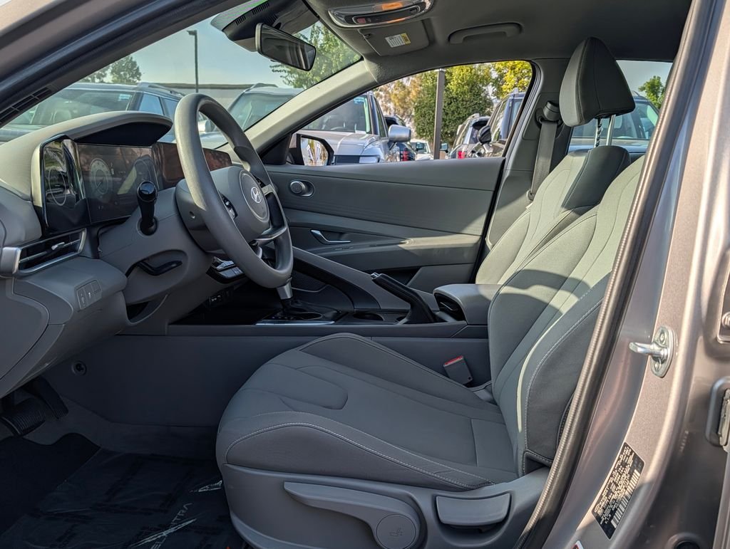 2024 Hyundai Elantra SEL - Photo 10