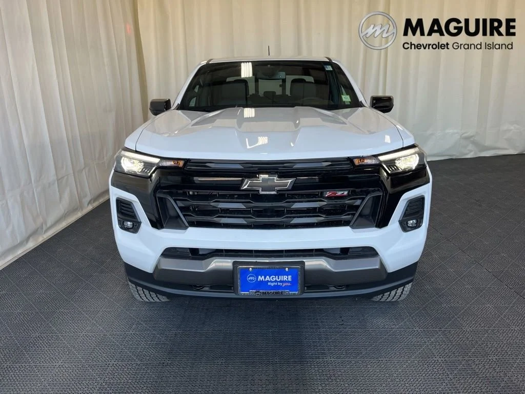 New 2026 Summit White Chevrolet Z71 image 29