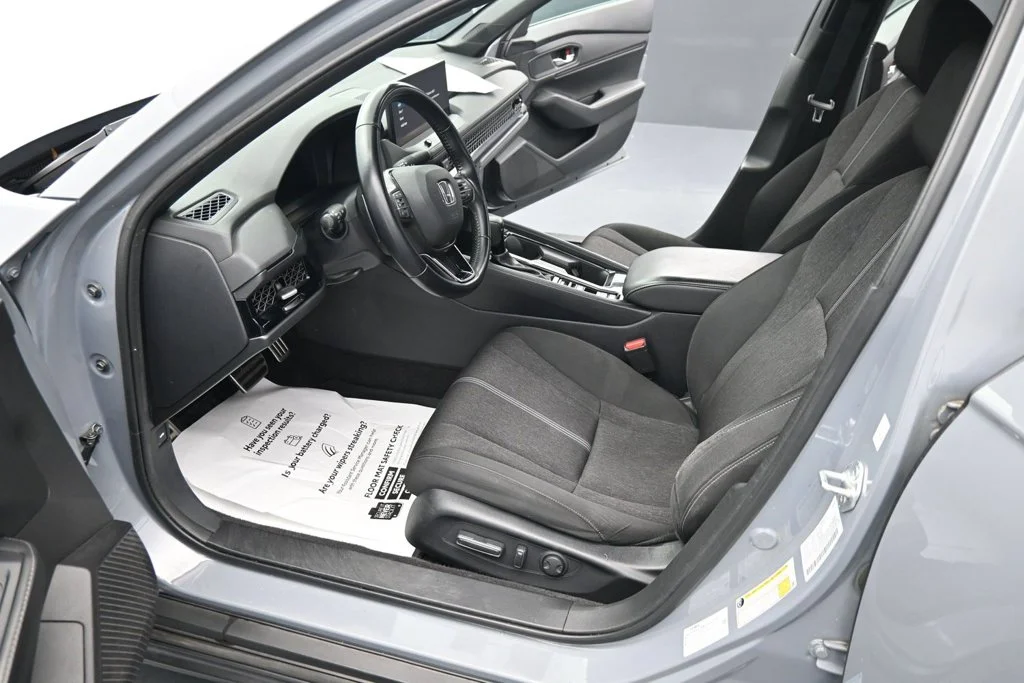 Used 2023  Honda Sport image 16