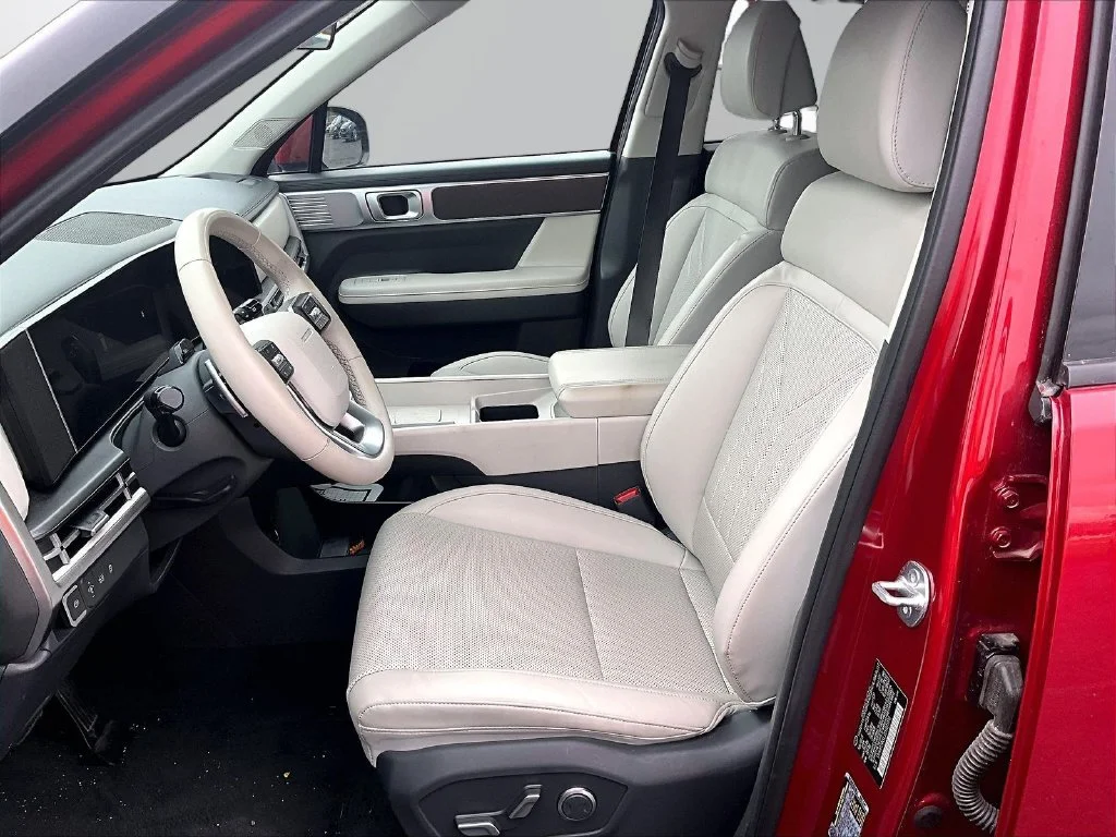 Used 2025 Red Hyundai SEL image 23