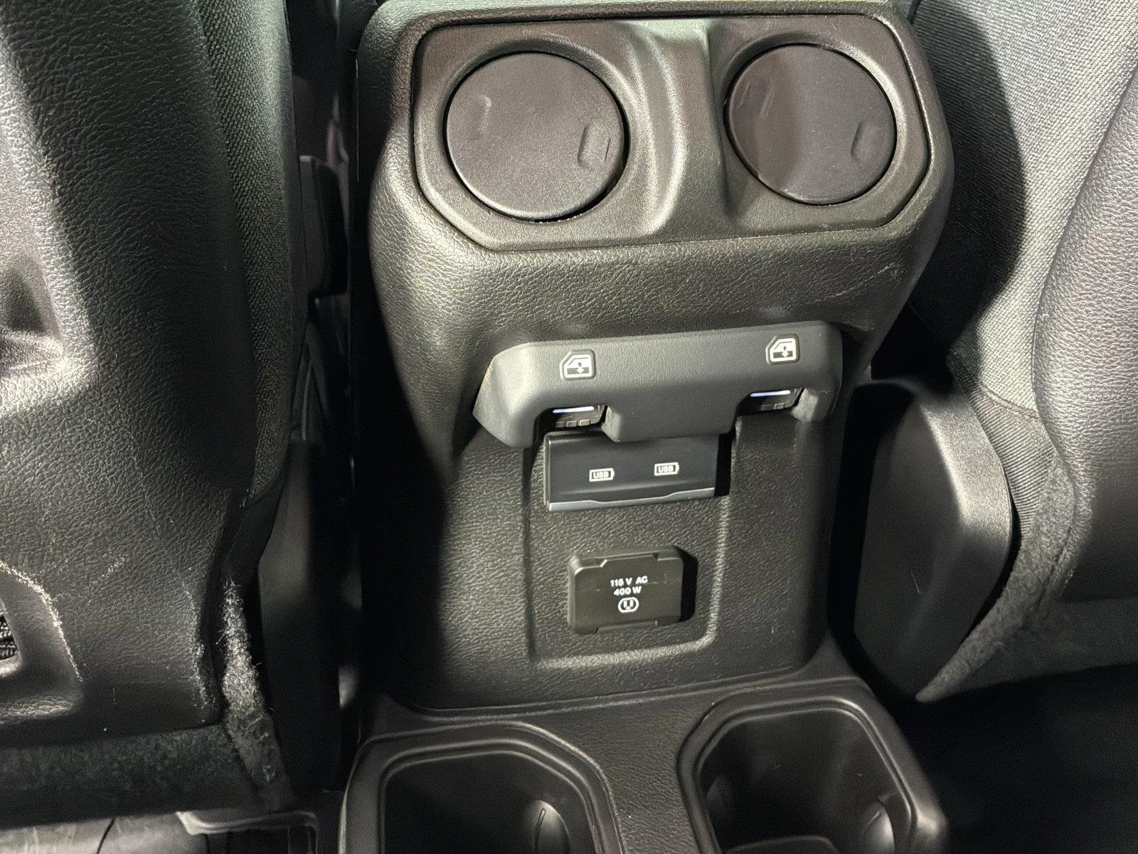 Used 2024 Silver Zynith Clearcoat Jeep Rubicon image 20