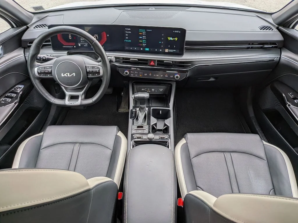 Used 2025 White Kia GT-Line image 20