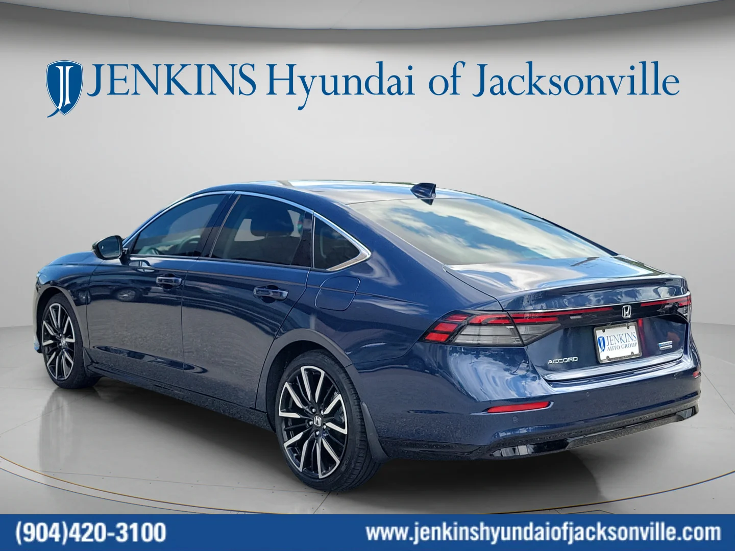 Used 2024 Canyon River Blue Metallic Honda Touring image 5