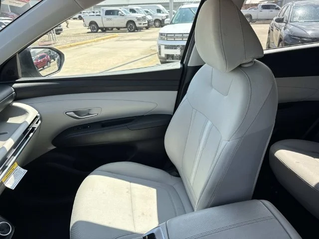 Used 2025 Silver Hyundai SEL image 38