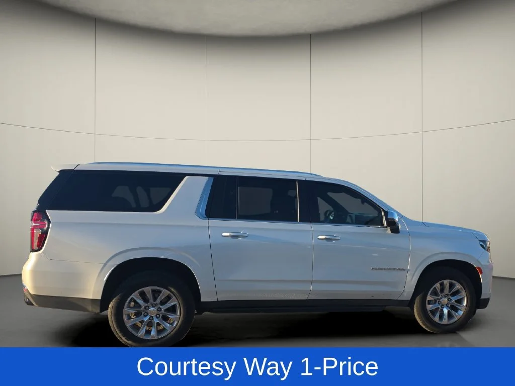 Used 2023 IRIDESCENT PEARL TRICOAT Chevrolet Premier image 11