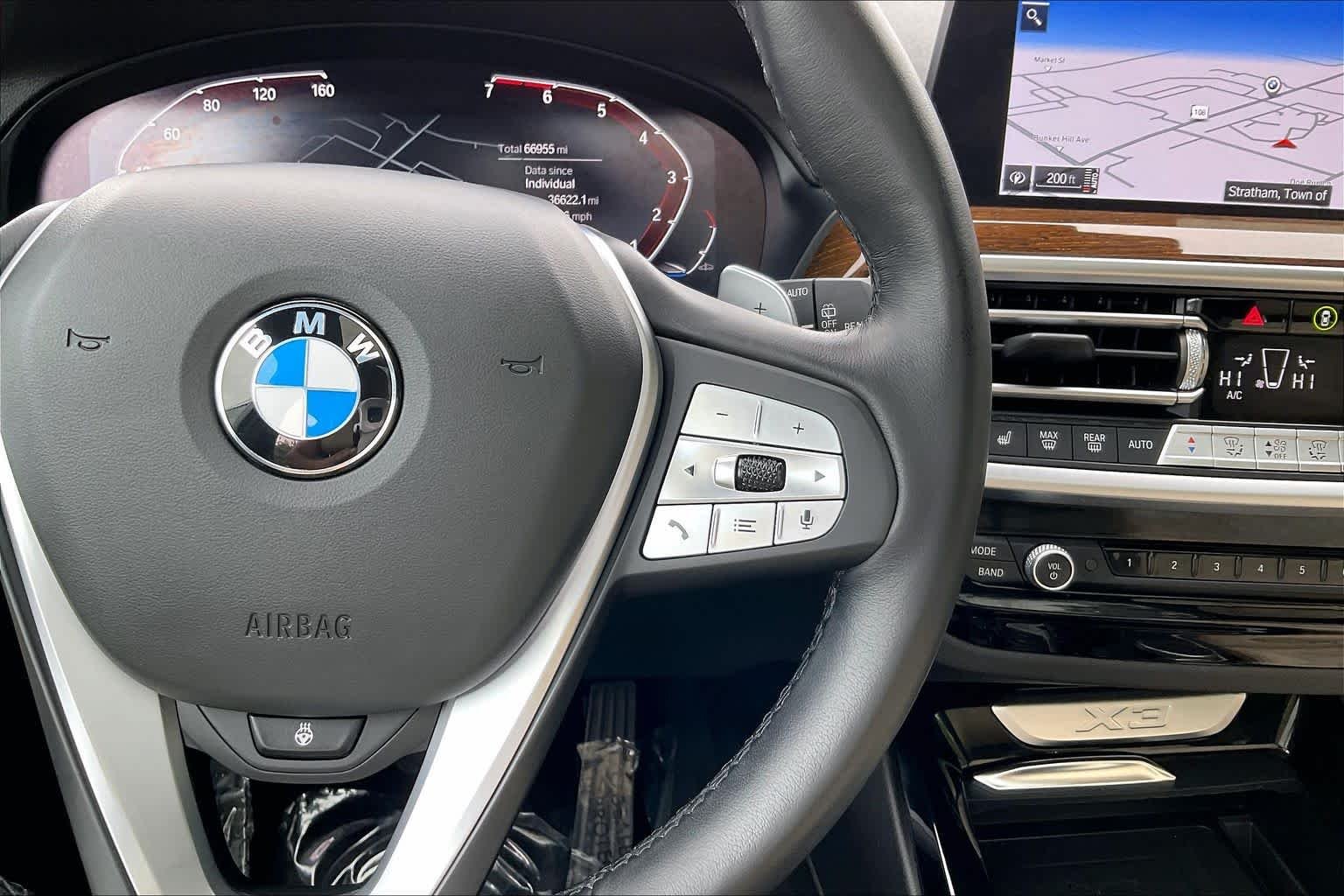 Used 2023 Dark Graphite Metallic BMW xDrive30i image 24