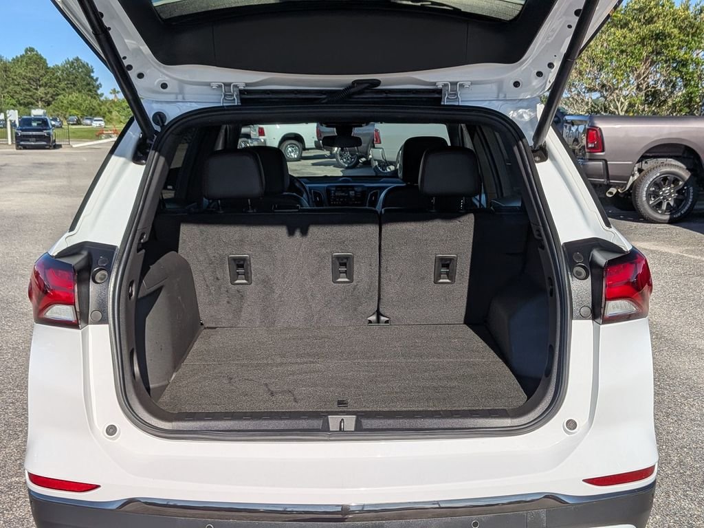 Used 2023 White Chevrolet RS image 28
