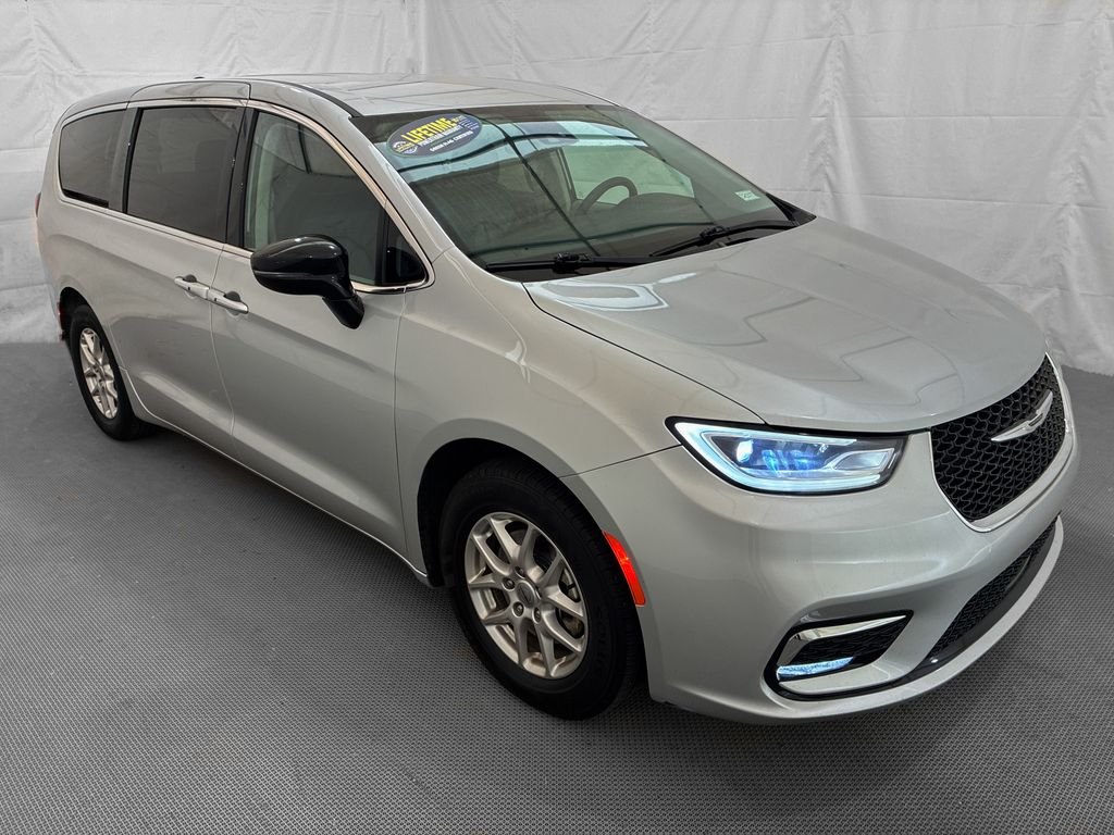 Used 2024 Silver Chrysler Touring L image 10