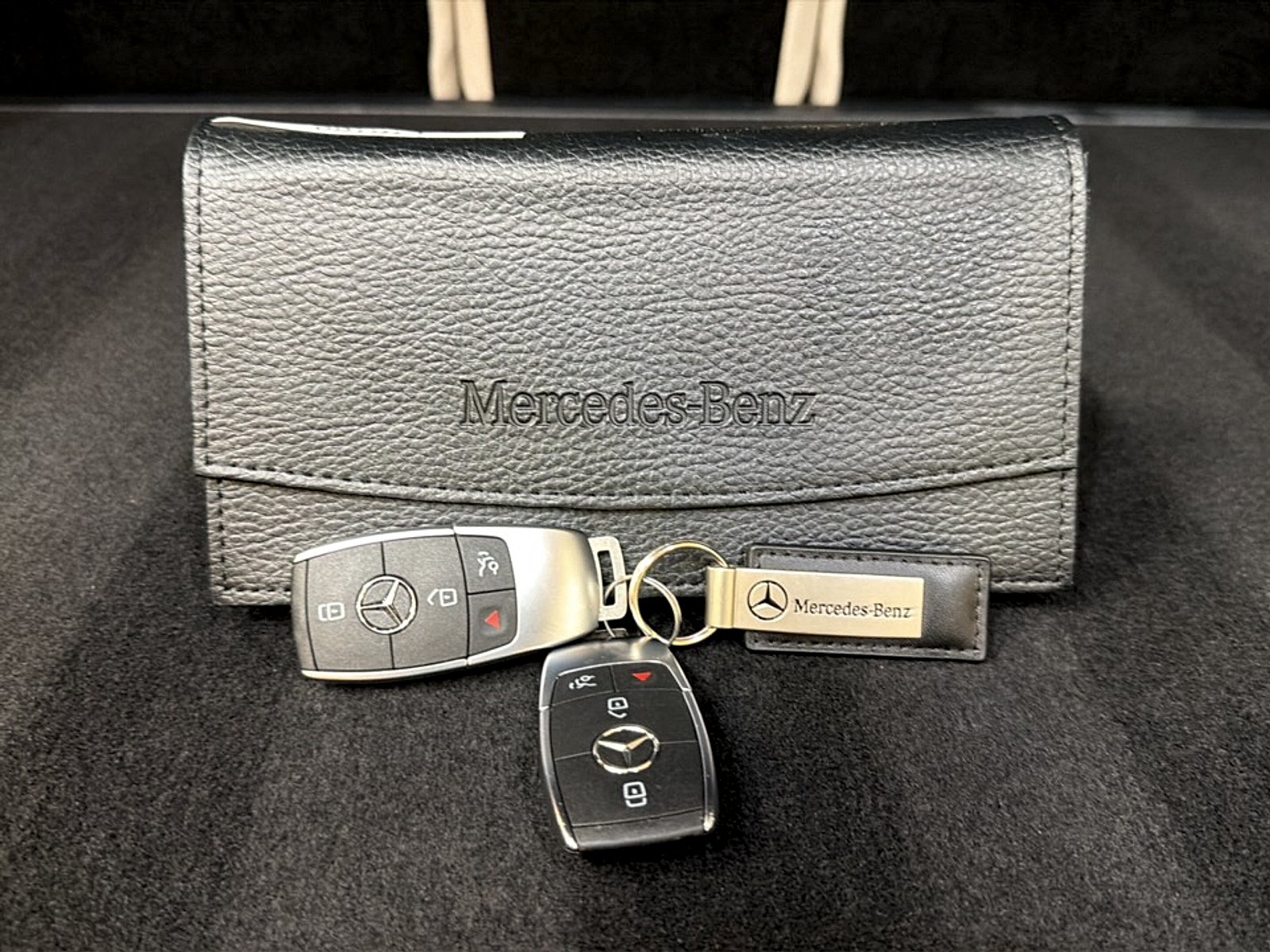 Certified Used 2025 Polar White Mercedes-Benz 4MATIC® image 28