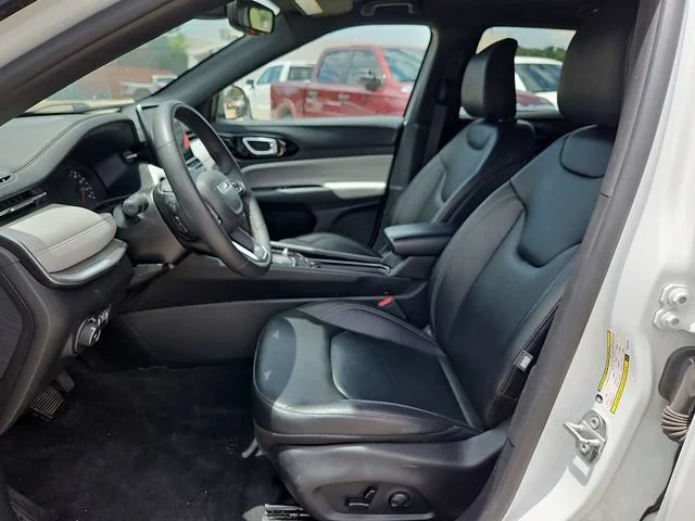 2025 Jeep Compass Limited - Photo 15
