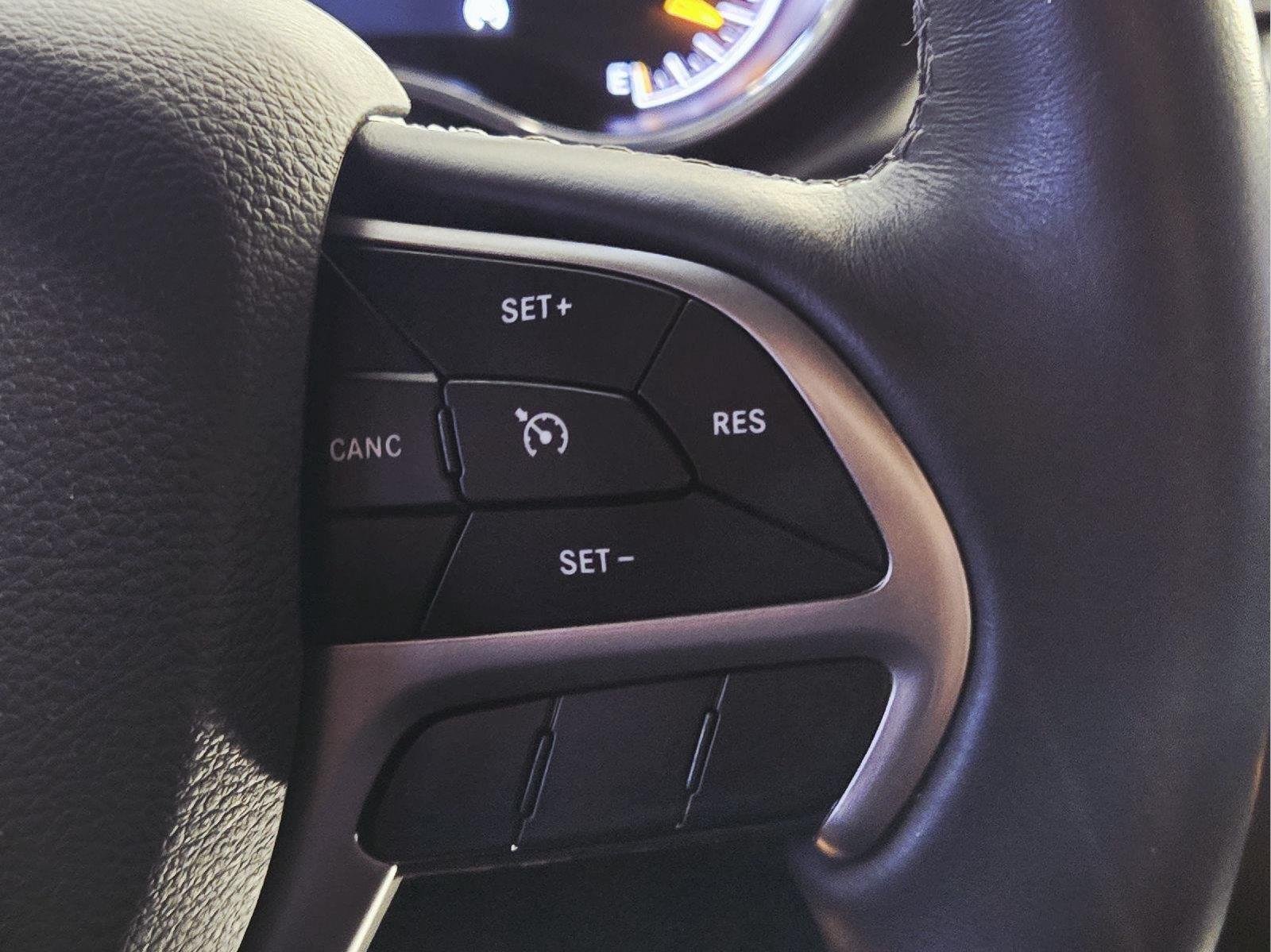 Used 2019 Diamond Black Jeep Overland image 17