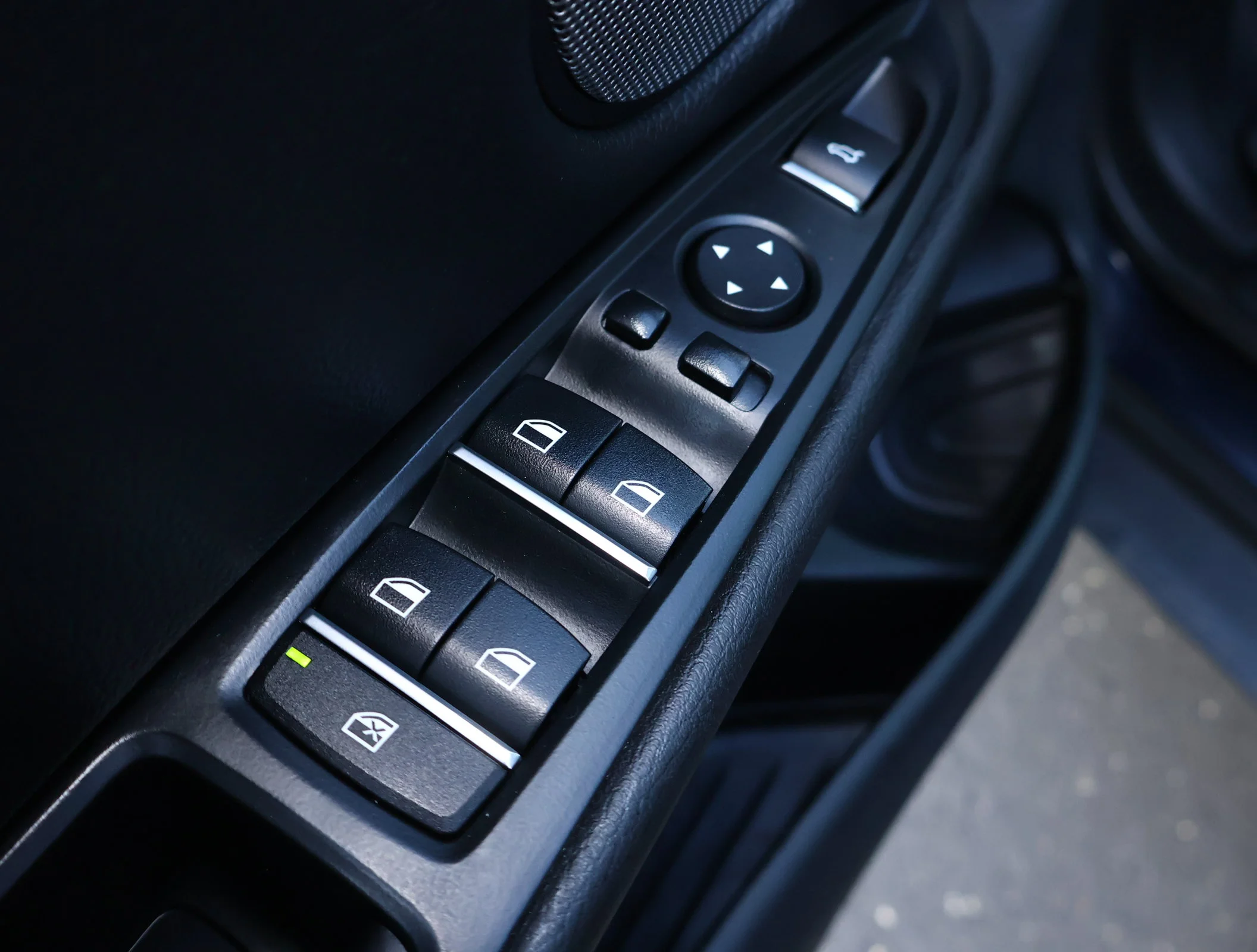 Used 2015 Blue BMW xDrive50i image 7