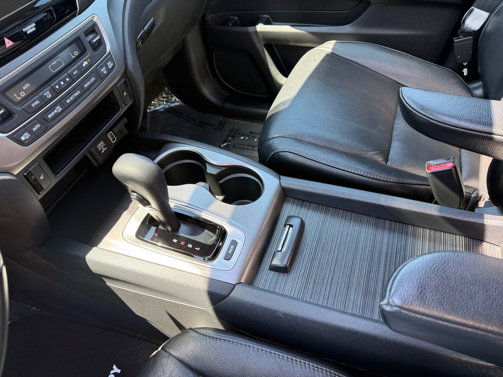 Used 2019 White Diamond Pearl Honda EX-L image 13