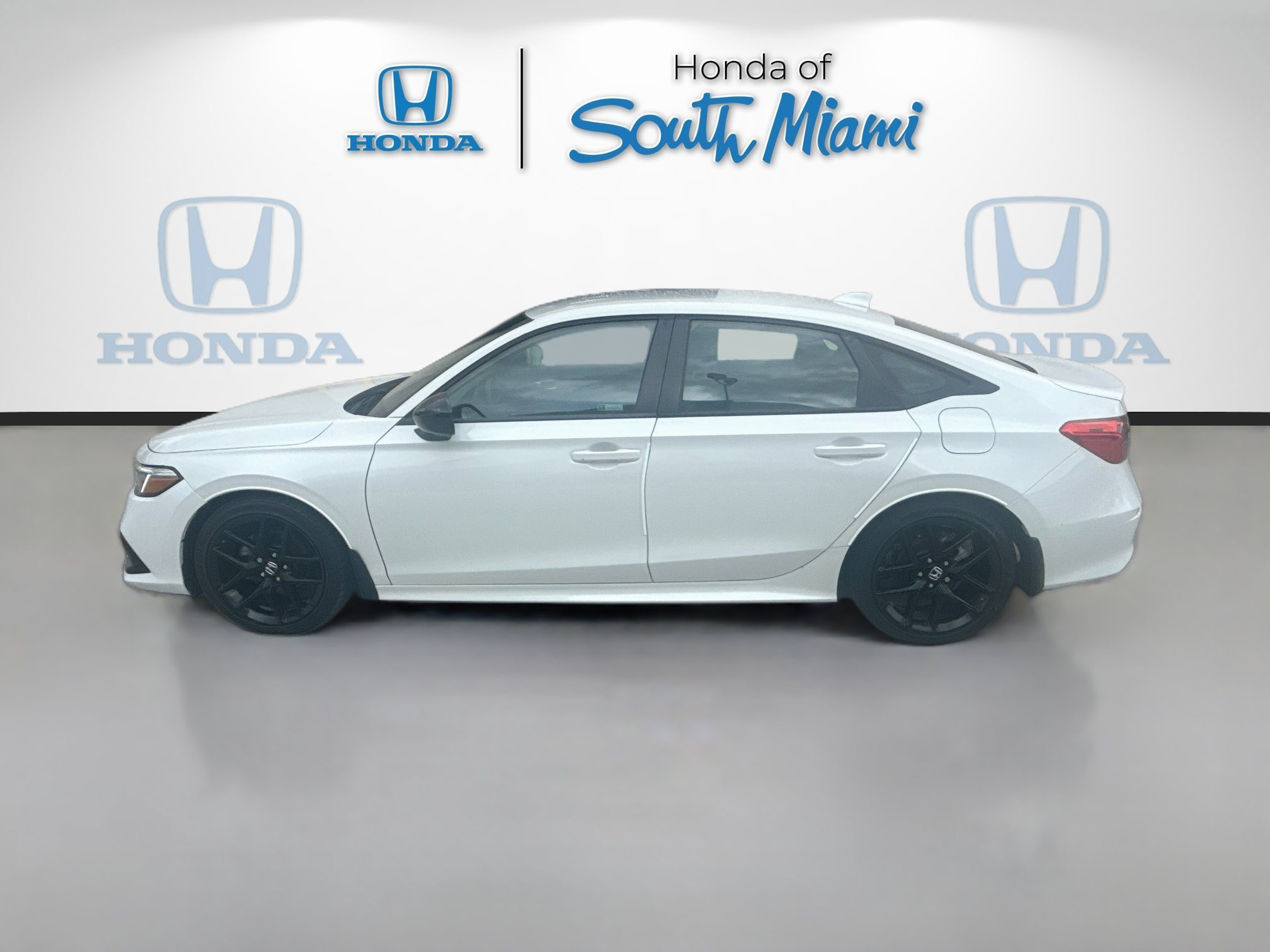 Used 2023 Platinum White Pearl Honda Sport image 4