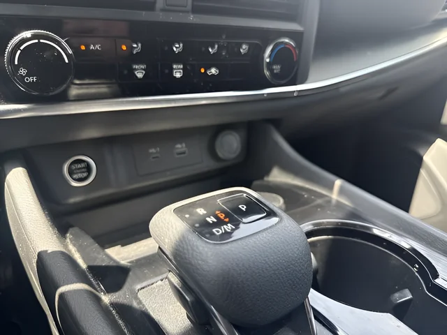 Used 2023 Gray Nissan S image 12