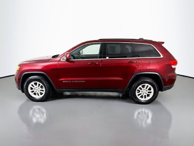 Used 2018 Red Jeep Laredo image 4