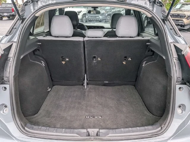 Used 2023 Gray Nissan SR image 12
