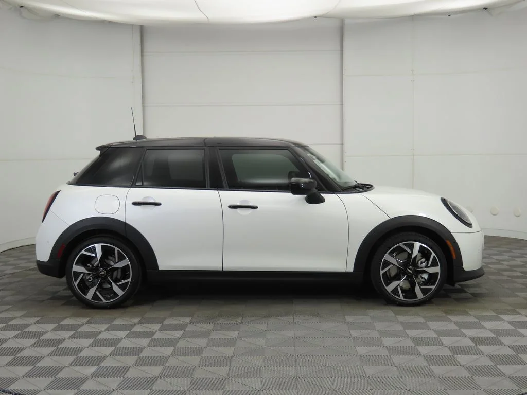 Used 2026 Nanuq White Metallic MINI Signature Plus image 5