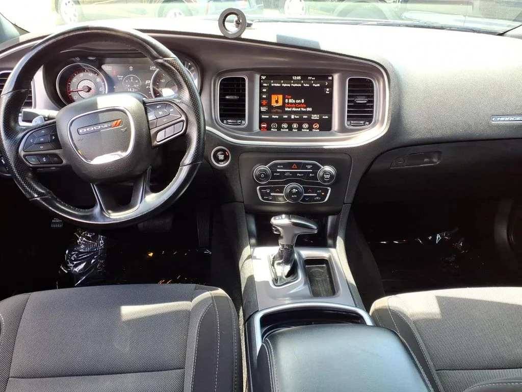 Used 2022 Gray Dodge SXT image 9