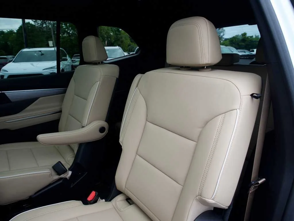 New 2026 Summit White Buick Preferred image 15