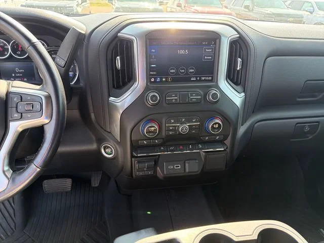 Used 2021 BLACK Chevrolet RST image 21