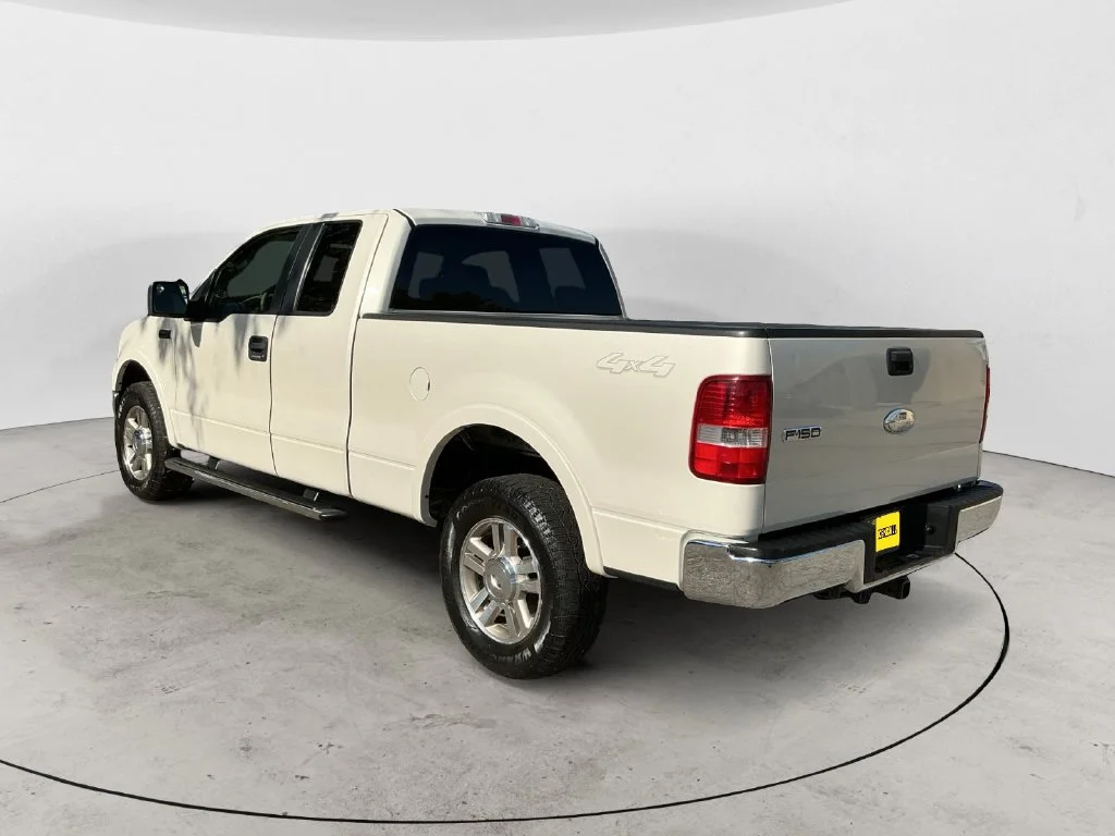 Used 2007 White Ford Lariat image 11