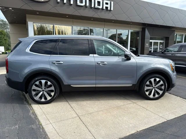 Certified Used 2021 Silver Kia EX image 23