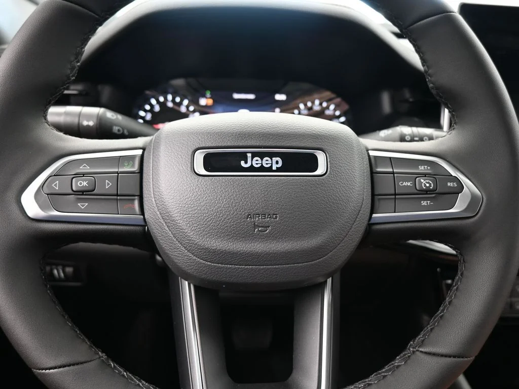 New 2026 Red Hot Pearlcoat Jeep Latitude image 25