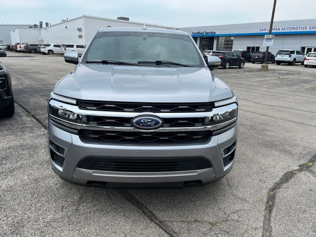 Used 2022 Silver Ford Limited image 2