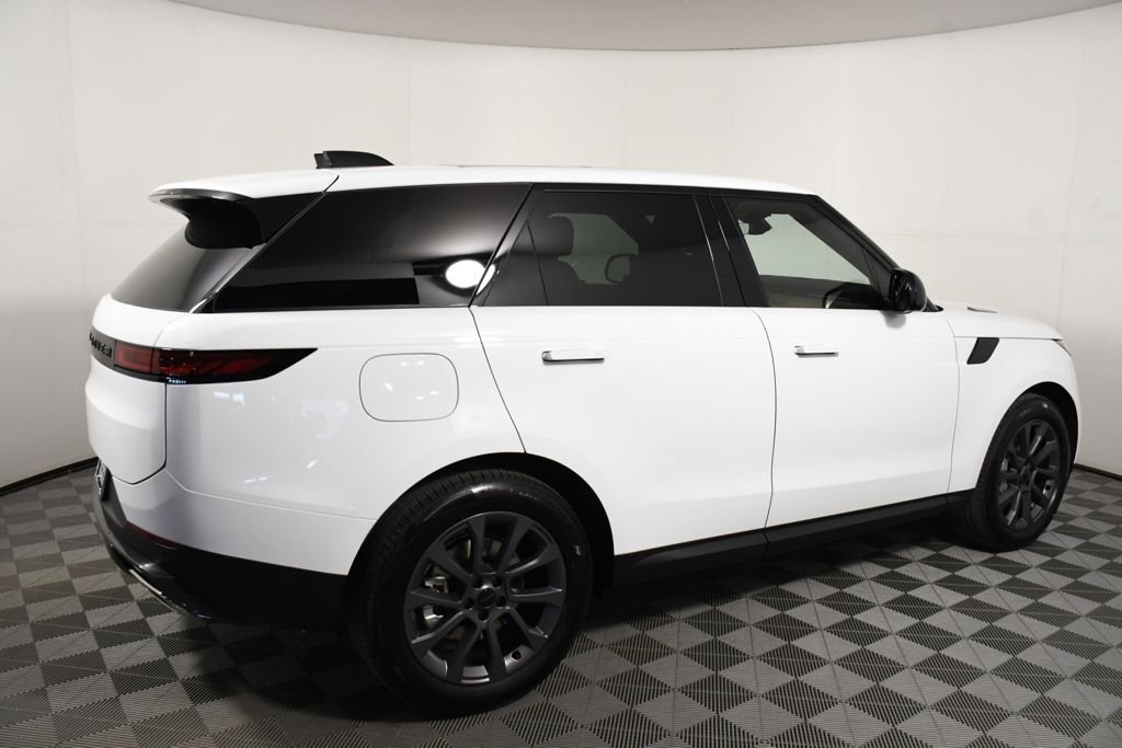 New 2026 Fuji White Land Rover SE image 7