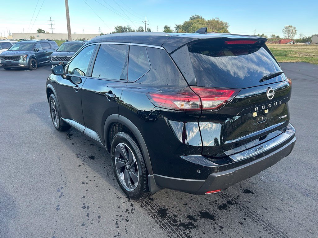 Used 2024 Super Black Nissan SV image 3