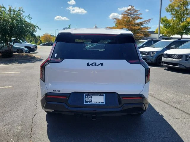 New 2026 Glacial White Pearl Kia Land AWD image 5