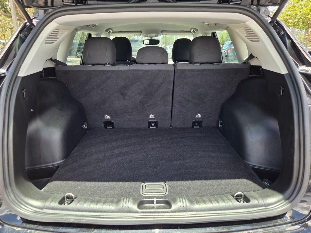 Used 2018 Black Jeep Sport image 9