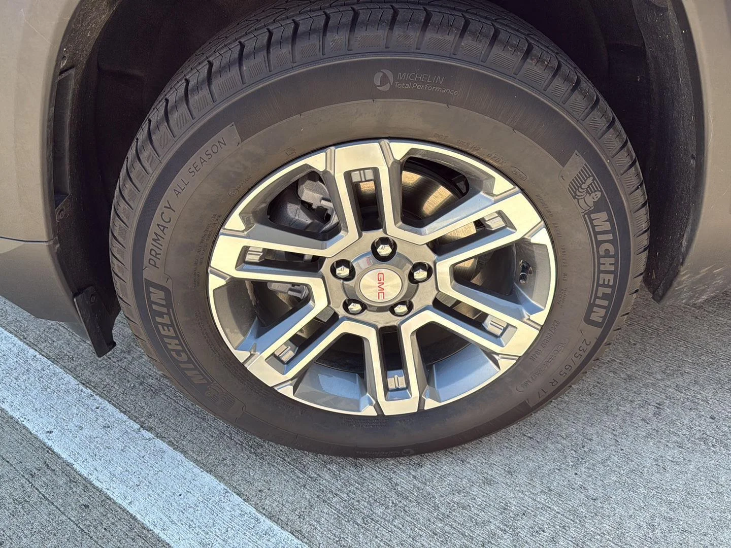 Used 2026 Riverstone Metallic GMC FWD Elevation image 16