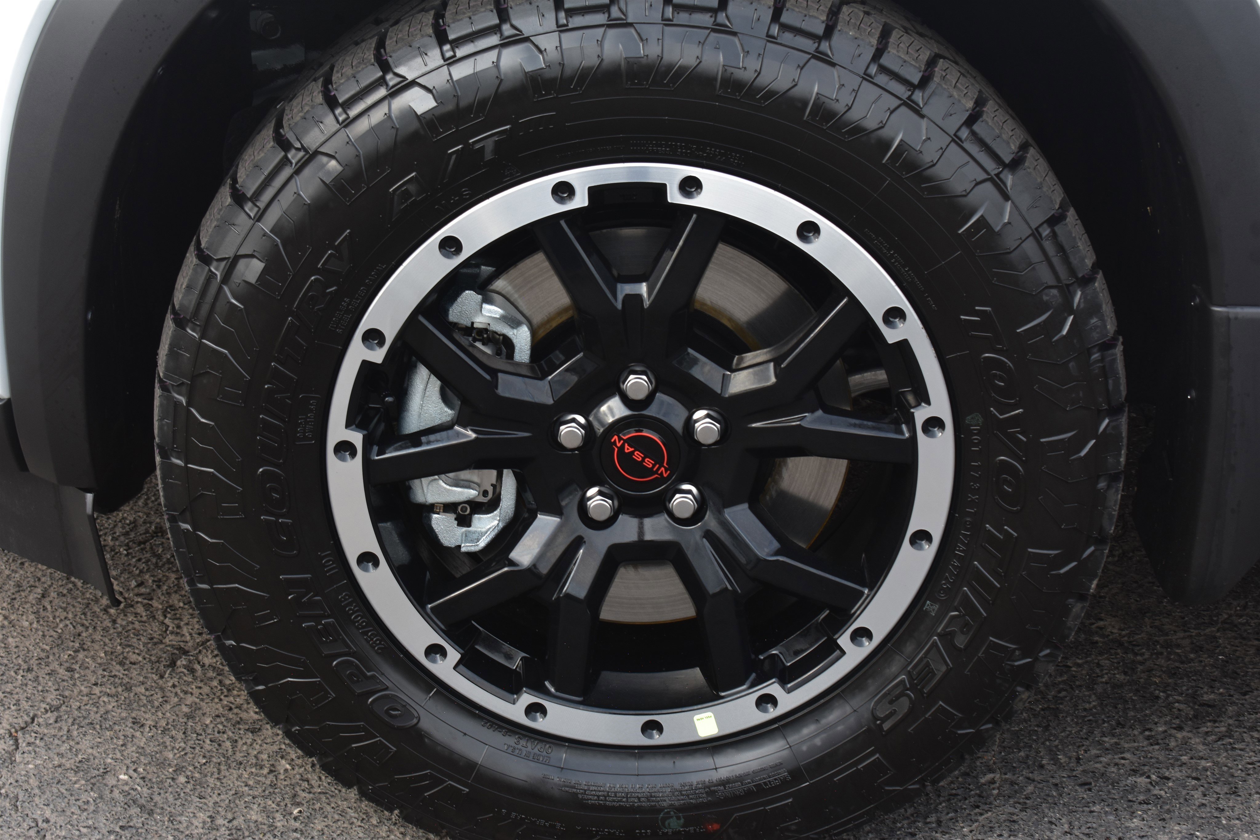 New 2026 Everest White Pearl TriCoat / Super Black Two-tone Nissan Rock Creek® image 10