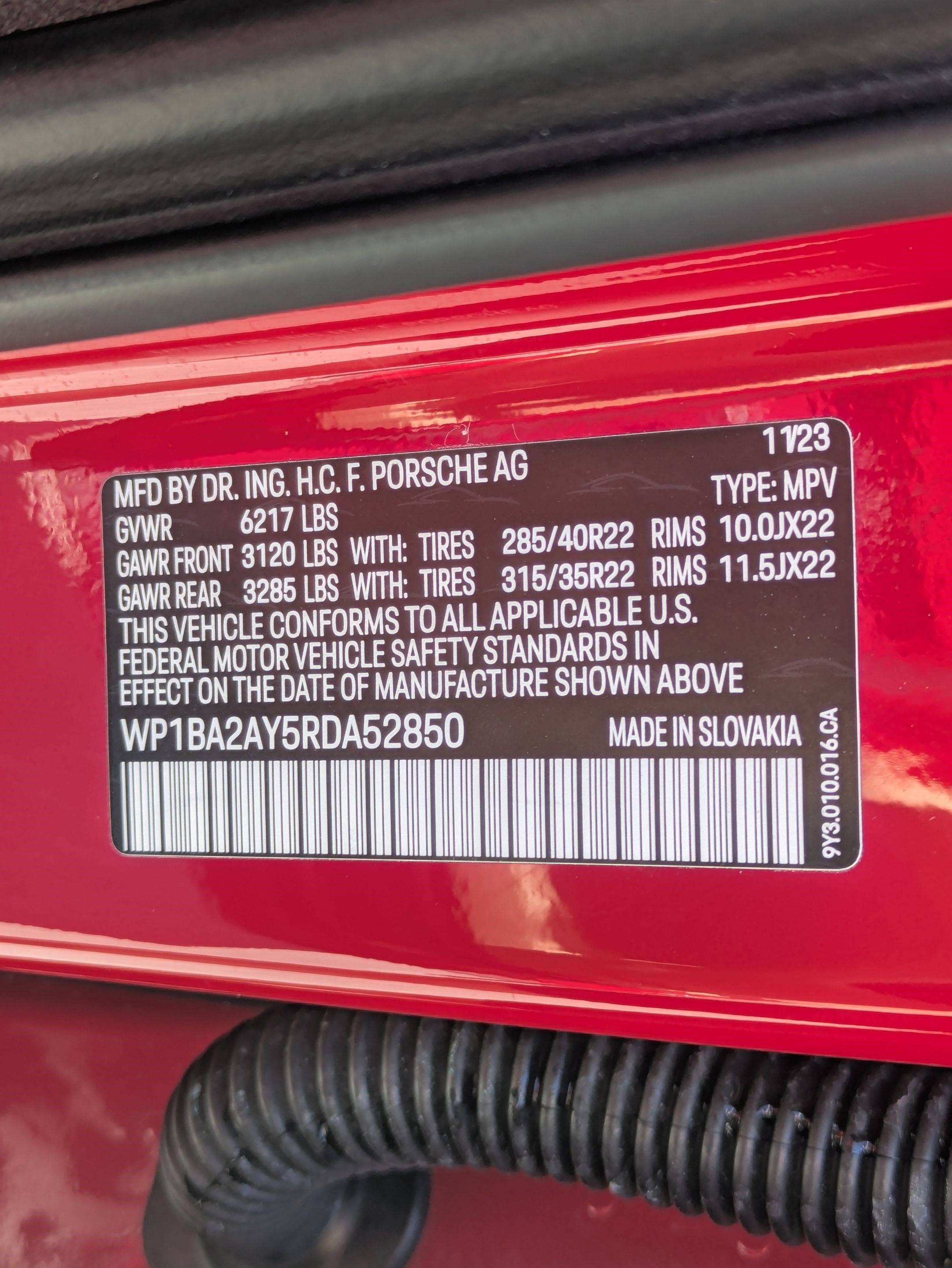 Used 2024 Red Porsche Cayenne Coupé (MY24) image 32