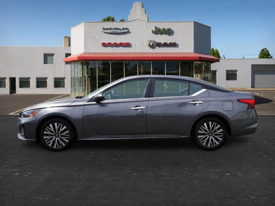 Used 2025 Gun Metallic Nissan SV image 4