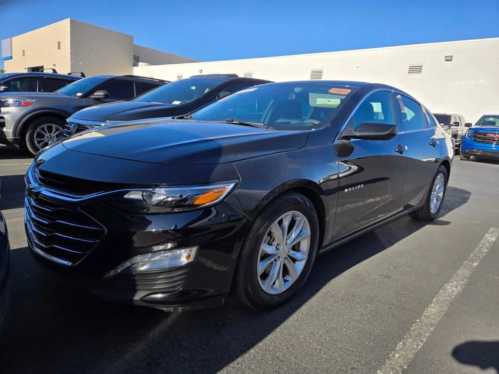 Used 2021 MOSAIC BLACK METALLIC Chevrolet LT image 4