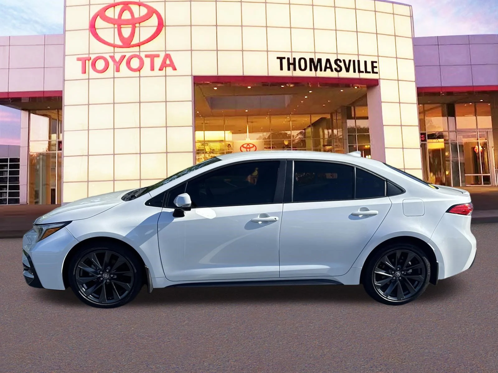Used 2024  Toyota  image 8