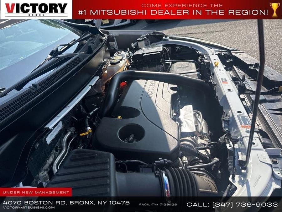 Used 2023 White Chevrolet LT image 30
