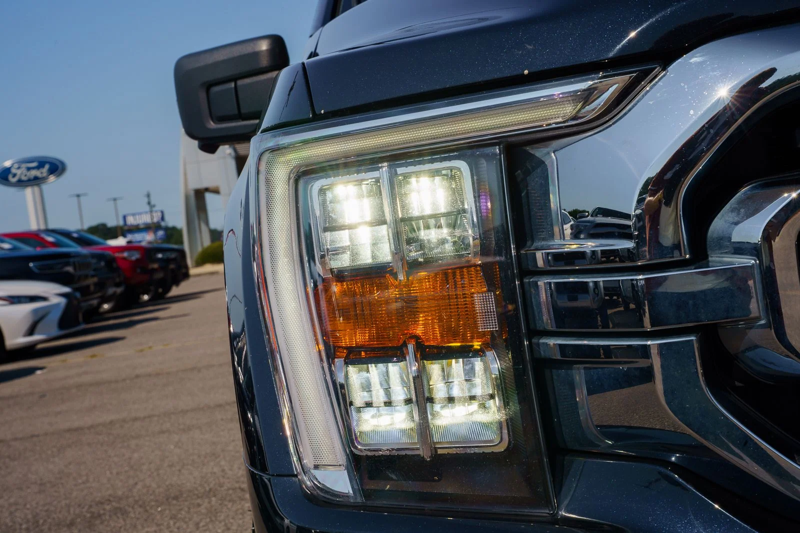 Used 2023 Blue Ford XLT image 9