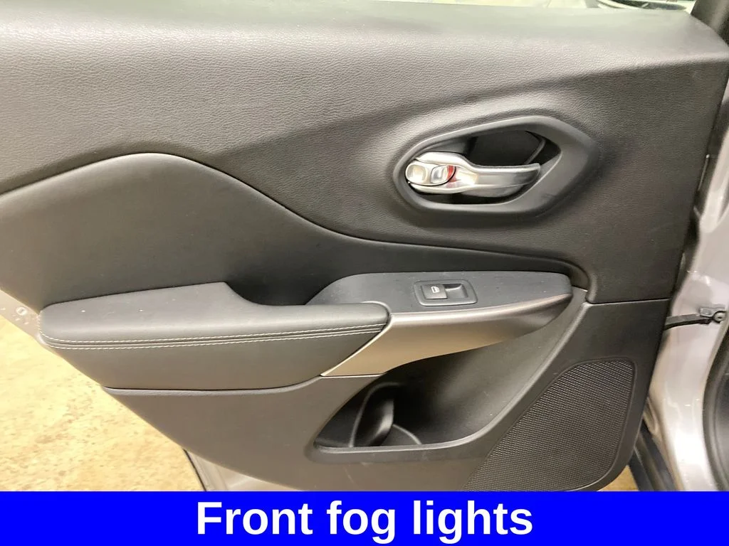 Used 2020 Silver Jeep Limited image 14