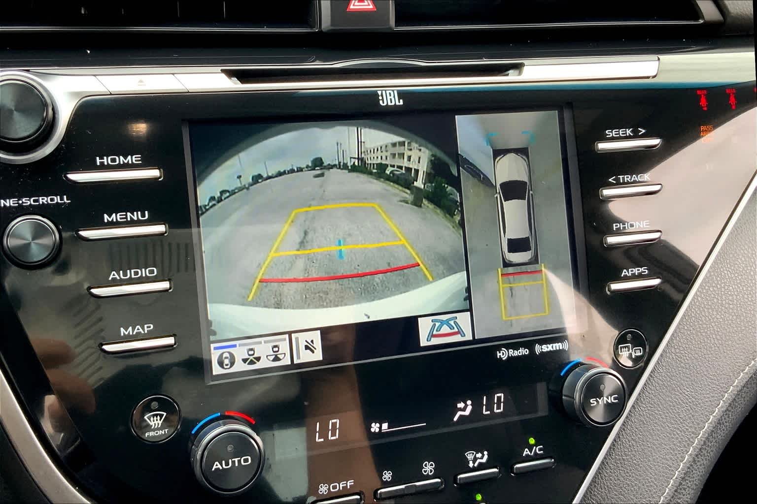 Used 2018 Wind Chill Pearl Toyota XSE V6 image 23