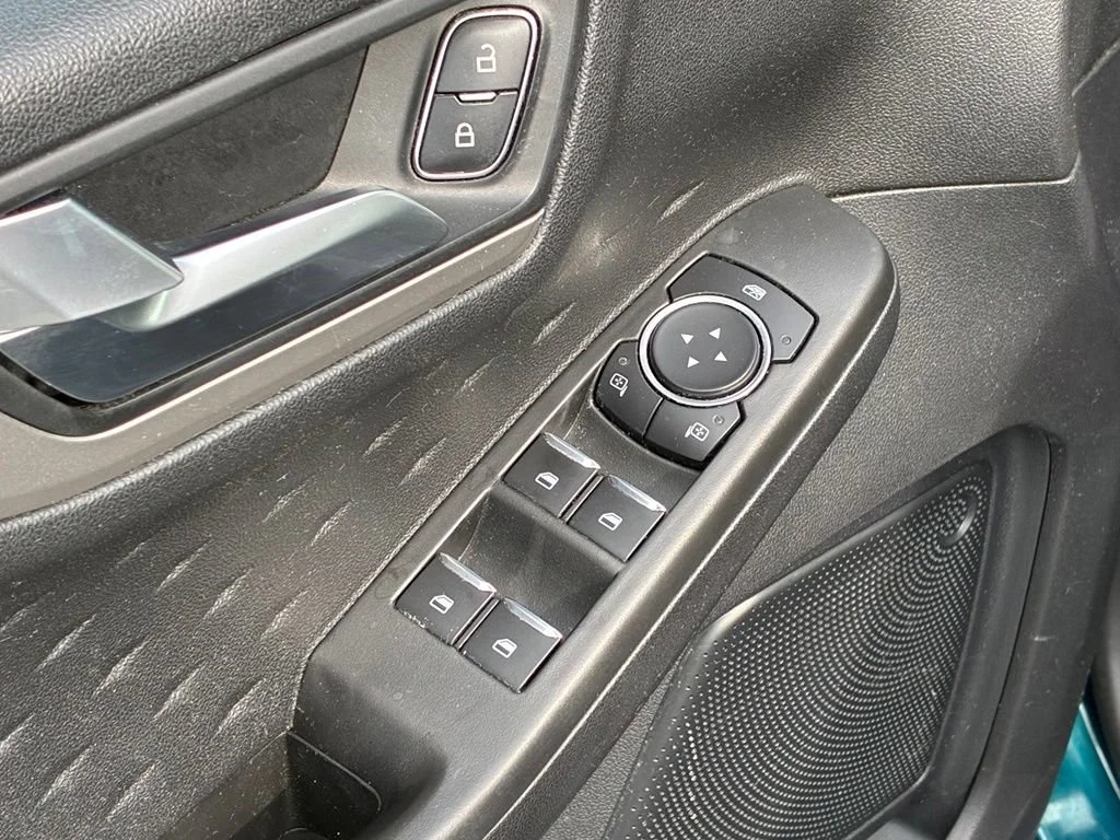 Used 2020  Ford SE image 23