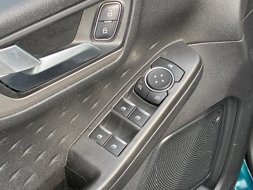 Used 2020  Ford SE image 23