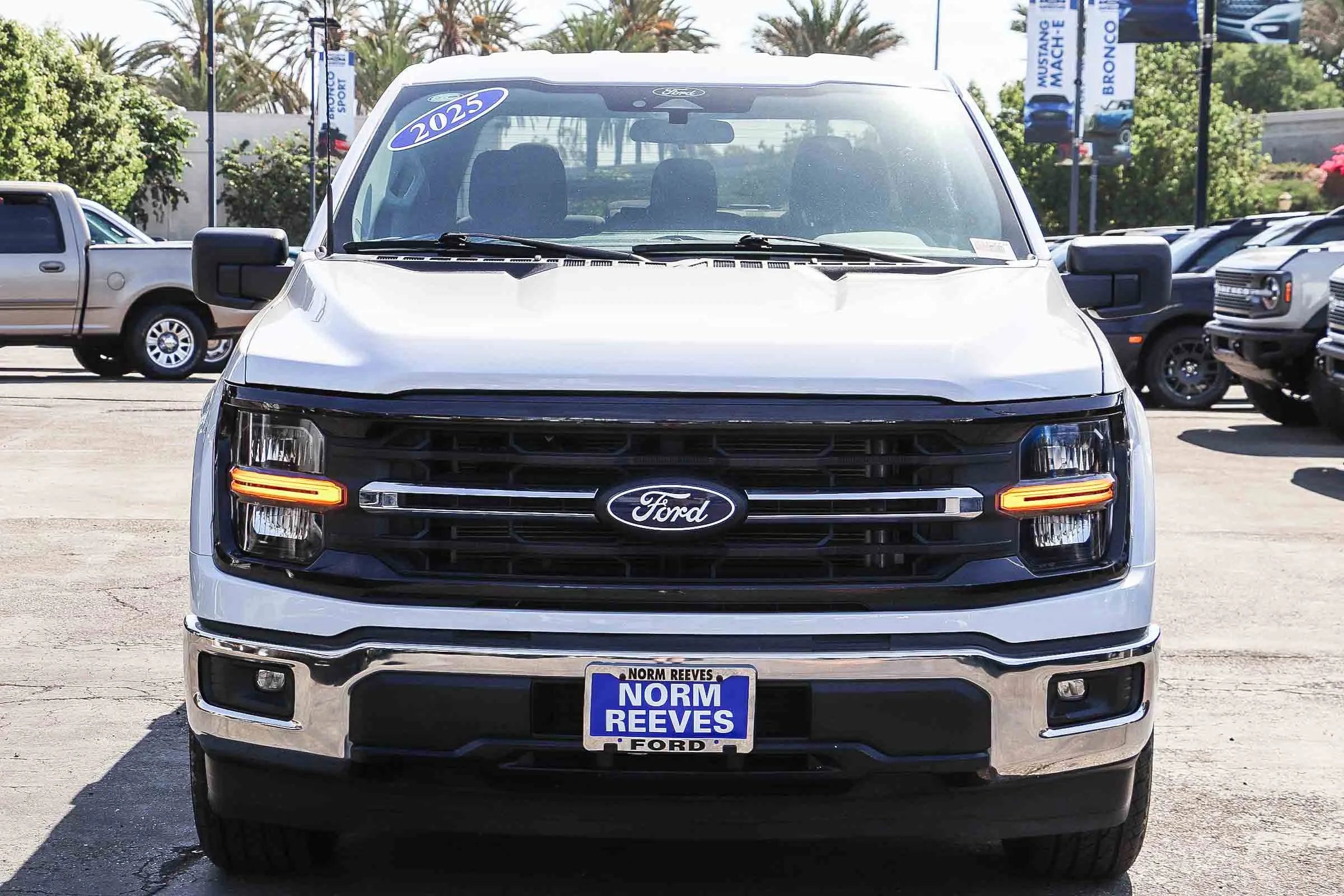 Certified Used 2025 Oxford White Ford XLT image 2