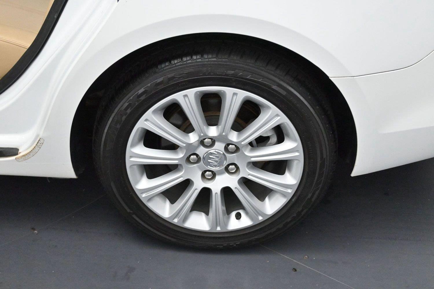 Used 2013 Summit White Buick Leather image 29