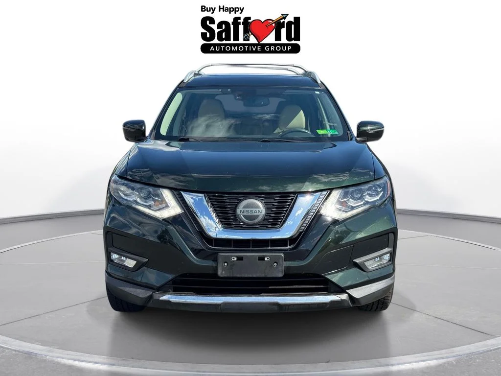 Used 2018 Green Nissan SL image 8
