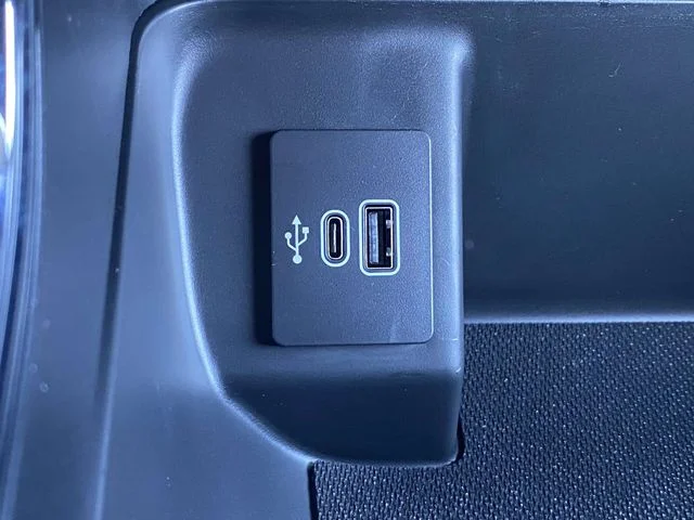 New 2026 Carbonized Gray Metallic Ford XLT image 13
