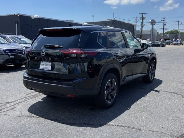 2025 Nissan Rogue SV - Photo 4